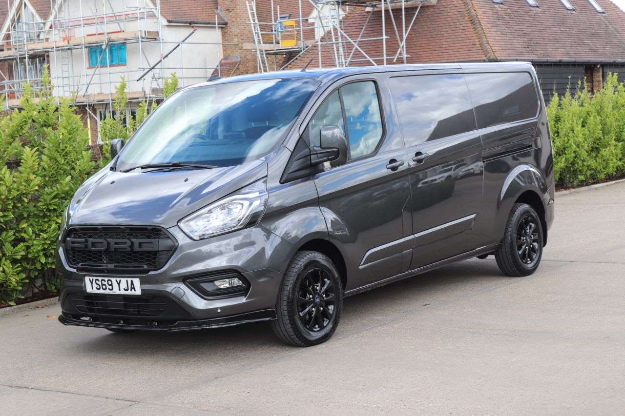 A 2019 FORD TRANSIT CUSTOM 2.0 300 EcoBlue Limited Panel Van 5dr Diesel Manual L2 H1 Euro 6 (s/s) (130 A 2019 FORD TRANSIT CUSTOM 2.0 300 EcoBlue Limited Panel Van 5dr Diesel Manual L2 H1 Euro 6 (s/s) (130