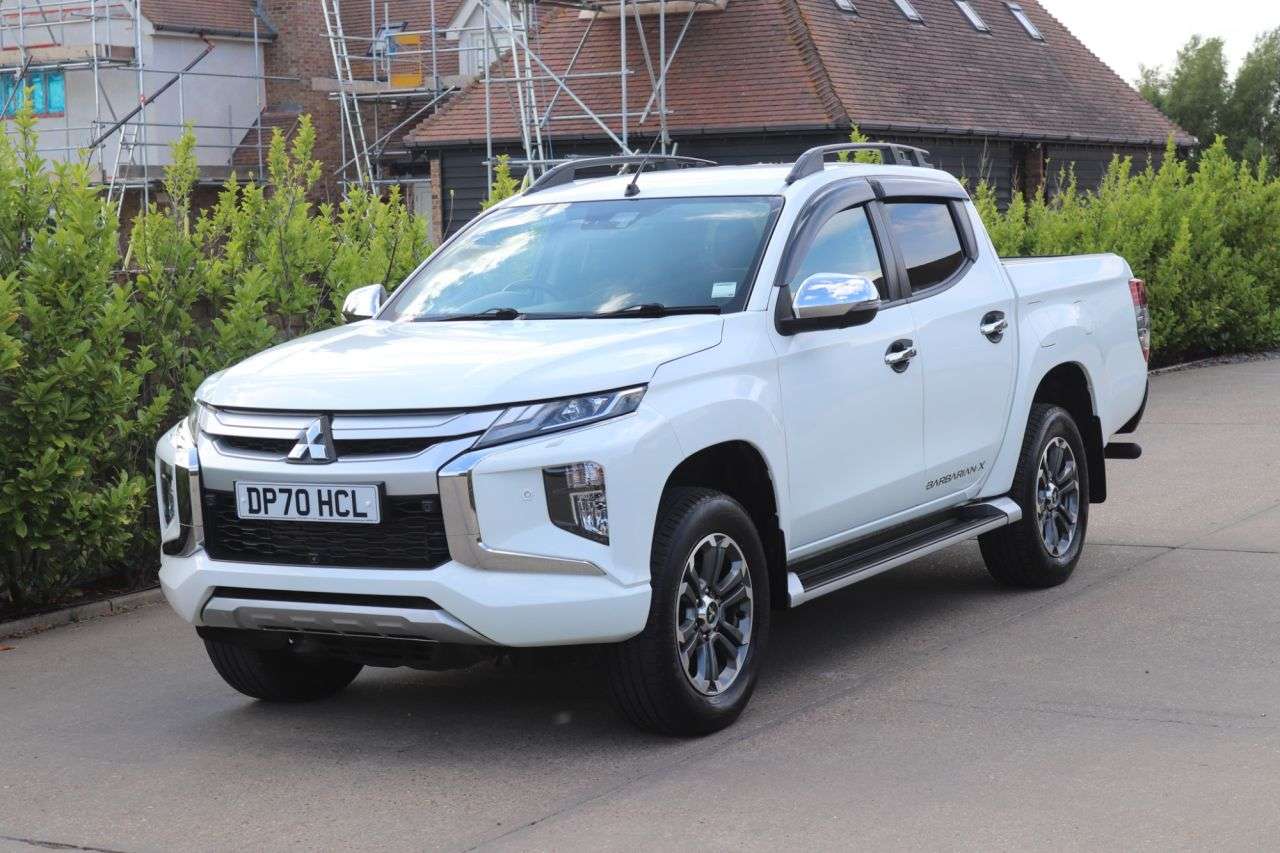 A 2021 MITSUBISHI L200 2.2 DI-D DC Barbarian X Pickup Double Cab 4dr Diesel Auto 4WD Euro 6 (s/s) A 2021 MITSUBISHI L200 2.2 DI-D DC Barbarian X Pickup Double Cab 4dr Diesel Auto 4WD Euro 6 (s/s)