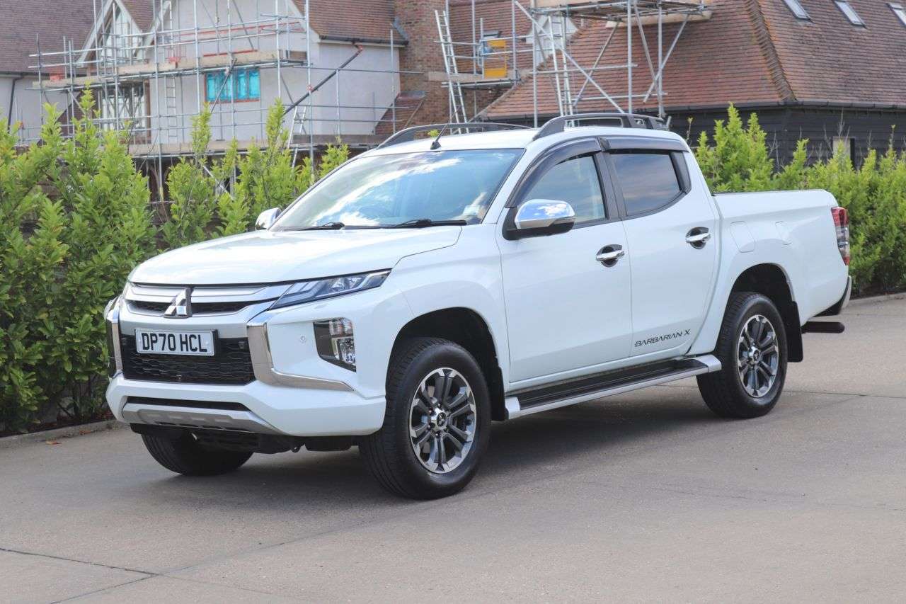A 2021 MITSUBISHI L200 2.2 DI-D DC Barbarian X Pickup Double Cab 4dr Diesel Auto 4WD Euro 6 (s/s) A 2021 MITSUBISHI L200 2.2 DI-D DC Barbarian X Pickup Double Cab 4dr Diesel Auto 4WD Euro 6 (s/s)