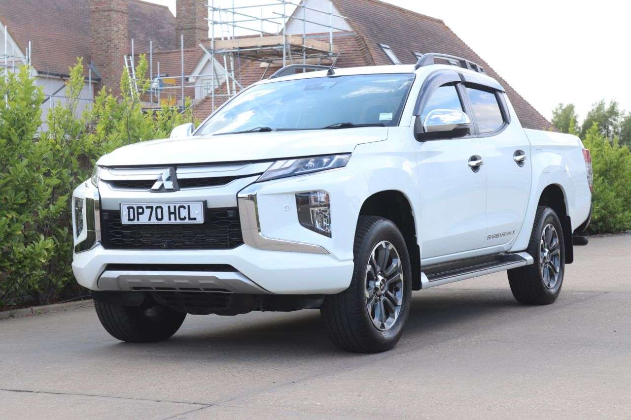 A 2021 MITSUBISHI L200 2.2 DI-D DC Barbarian X Pickup Double Cab 4dr Diesel Auto 4WD Euro 6 (s/s) A 2021 MITSUBISHI L200 2.2 DI-D DC Barbarian X Pickup Double Cab 4dr Diesel Auto 4WD Euro 6 (s/s)