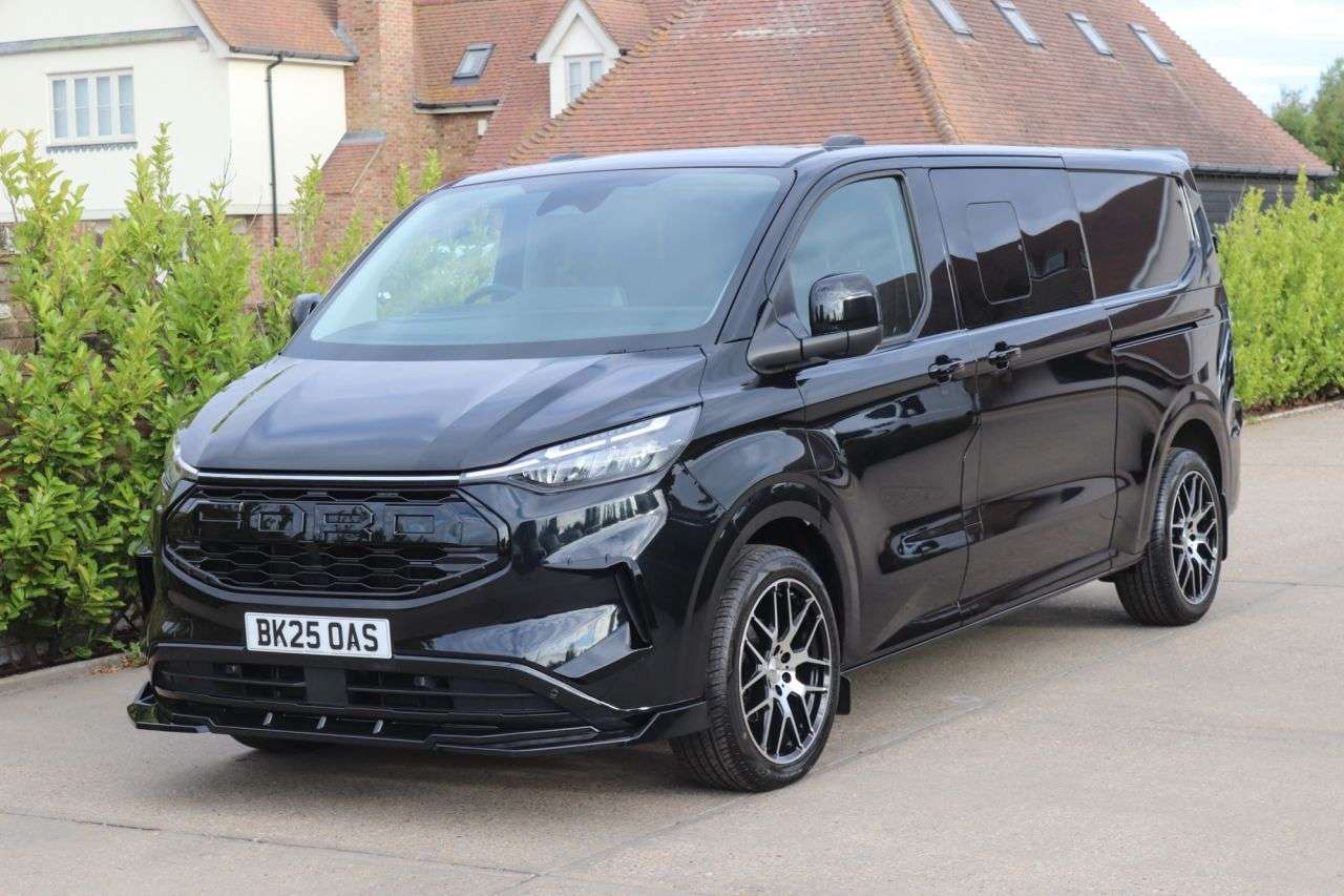 A 2025 FORD TRANSIT CUSTOM 2.0 320 EcoBlue Limited Crew Van Double Cab 5dr Diesel Manual L2 H1 Euro 6 A 2025 FORD TRANSIT CUSTOM 2.0 320 EcoBlue Limited Crew Van Double Cab 5dr Diesel Manual L2 H1 Euro 6