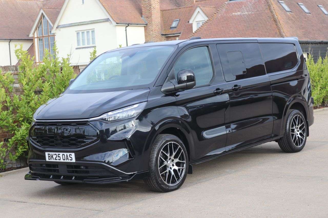 A 2025 FORD TRANSIT CUSTOM 2.0 320 EcoBlue Limited Crew Van Double Cab 5dr Diesel Manual L2 H1 Euro 6 A 2025 FORD TRANSIT CUSTOM 2.0 320 EcoBlue Limited Crew Van Double Cab 5dr Diesel Manual L2 H1 Euro 6
