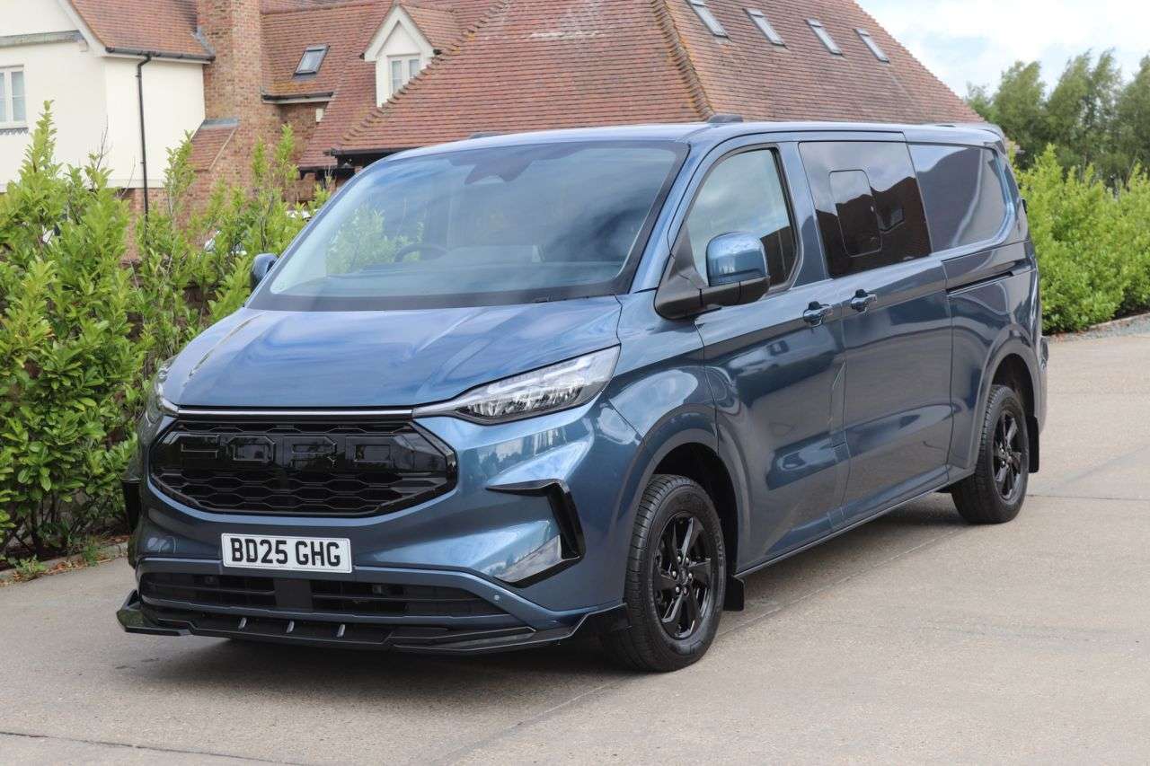 A 2025 FORD TRANSIT CUSTOM 2.0 320 EcoBlue Limited Crew Van Double Cab 5dr Diesel Manual L2 H1 Euro 6 A 2025 FORD TRANSIT CUSTOM 2.0 320 EcoBlue Limited Crew Van Double Cab 5dr Diesel Manual L2 H1 Euro 6