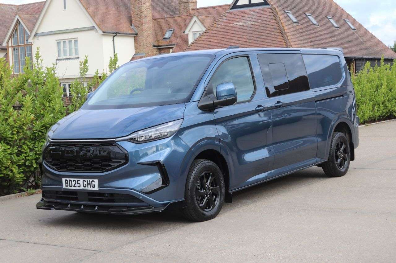 A 2025 FORD TRANSIT CUSTOM 2.0 320 EcoBlue Limited Crew Van Double Cab 5dr Diesel Manual L2 H1 Euro 6 A 2025 FORD TRANSIT CUSTOM 2.0 320 EcoBlue Limited Crew Van Double Cab 5dr Diesel Manual L2 H1 Euro 6