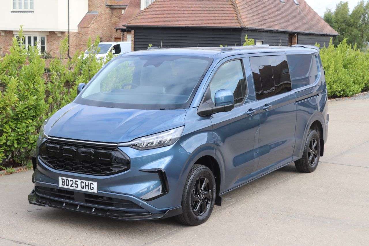 A 2025 FORD TRANSIT CUSTOM 2.0 320 EcoBlue Limited Crew Van Double Cab 5dr Diesel Manual L2 H1 Euro 6 A 2025 FORD TRANSIT CUSTOM 2.0 320 EcoBlue Limited Crew Van Double Cab 5dr Diesel Manual L2 H1 Euro 6