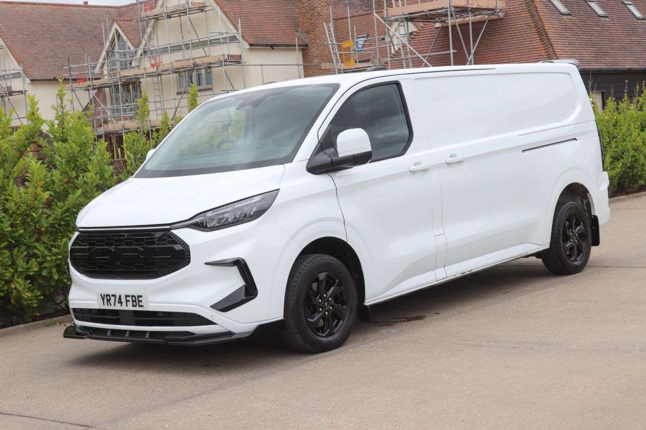 A 2024 FORD TRANSIT CUSTOM 2.0 300 EcoBlue Limited Panel Van 5dr Diesel Manual L2 H1 Euro 6 (s/s) (136 A 2024 FORD TRANSIT CUSTOM 2.0 300 EcoBlue Limited Panel Van 5dr Diesel Manual L2 H1 Euro 6 (s/s) (136