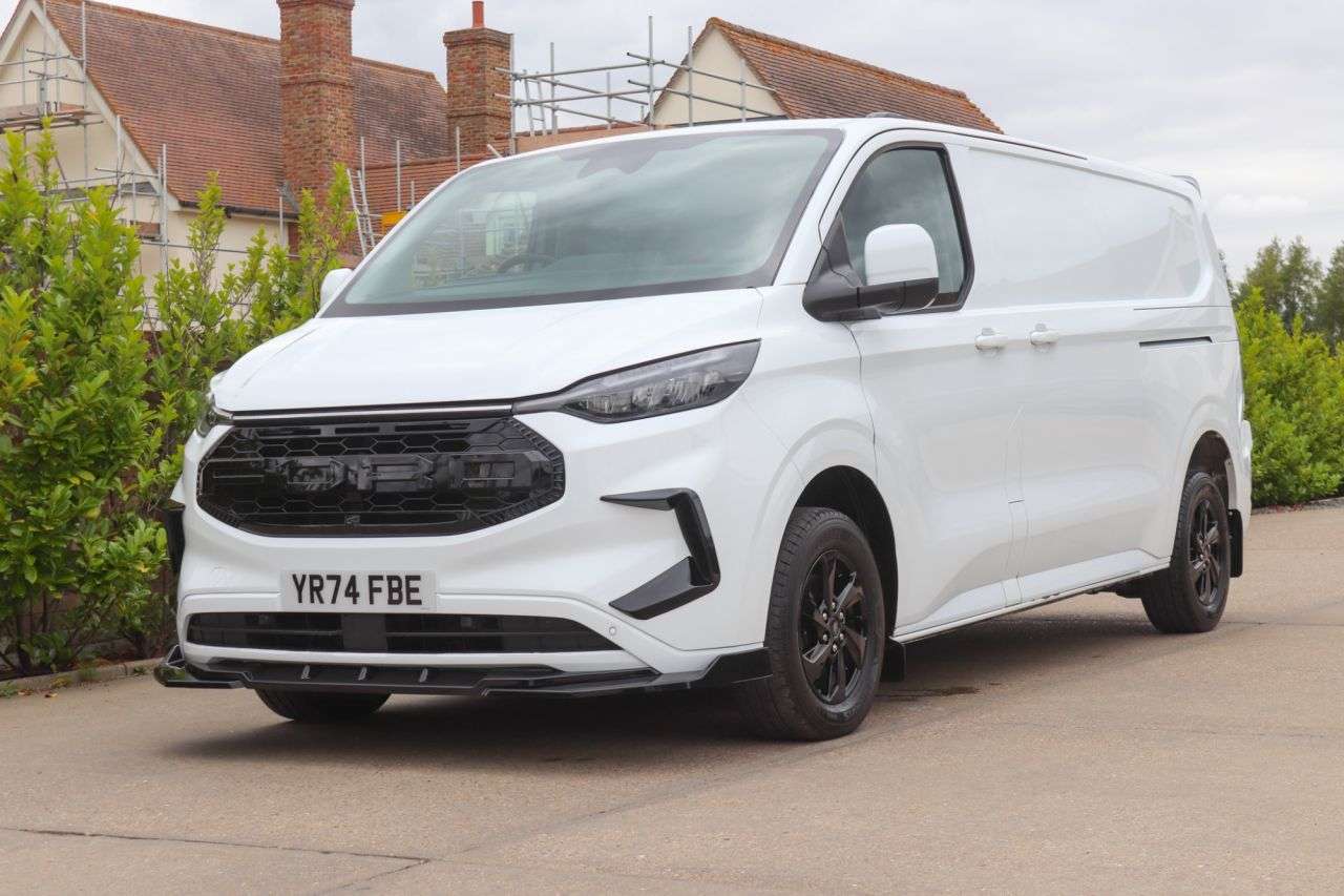 A 2024 FORD TRANSIT CUSTOM 2.0 300 EcoBlue Limited Panel Van 5dr Diesel Manual L2 H1 Euro 6 (s/s) (136 A 2024 FORD TRANSIT CUSTOM 2.0 300 EcoBlue Limited Panel Van 5dr Diesel Manual L2 H1 Euro 6 (s/s) (136
