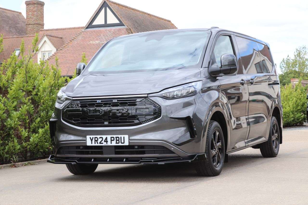 A 2024 FORD TRANSIT CUSTOM 2.0 280 EcoBlue Limited Panel Van 5dr Diesel Manual L1 H1 Euro 6 (s/s) (136 A 2024 FORD TRANSIT CUSTOM 2.0 280 EcoBlue Limited Panel Van 5dr Diesel Manual L1 H1 Euro 6 (s/s) (136