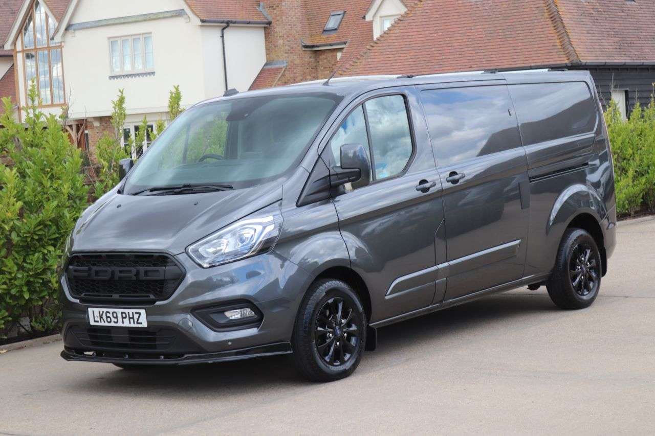 A 2019 FORD TRANSIT CUSTOM 2.0 300 EcoBlue Limited Panel Van 5dr Diesel Auto L2 H1 Euro 6 (s/s) (130 p A 2019 FORD TRANSIT CUSTOM 2.0 300 EcoBlue Limited Panel Van 5dr Diesel Auto L2 H1 Euro 6 (s/s) (130 p