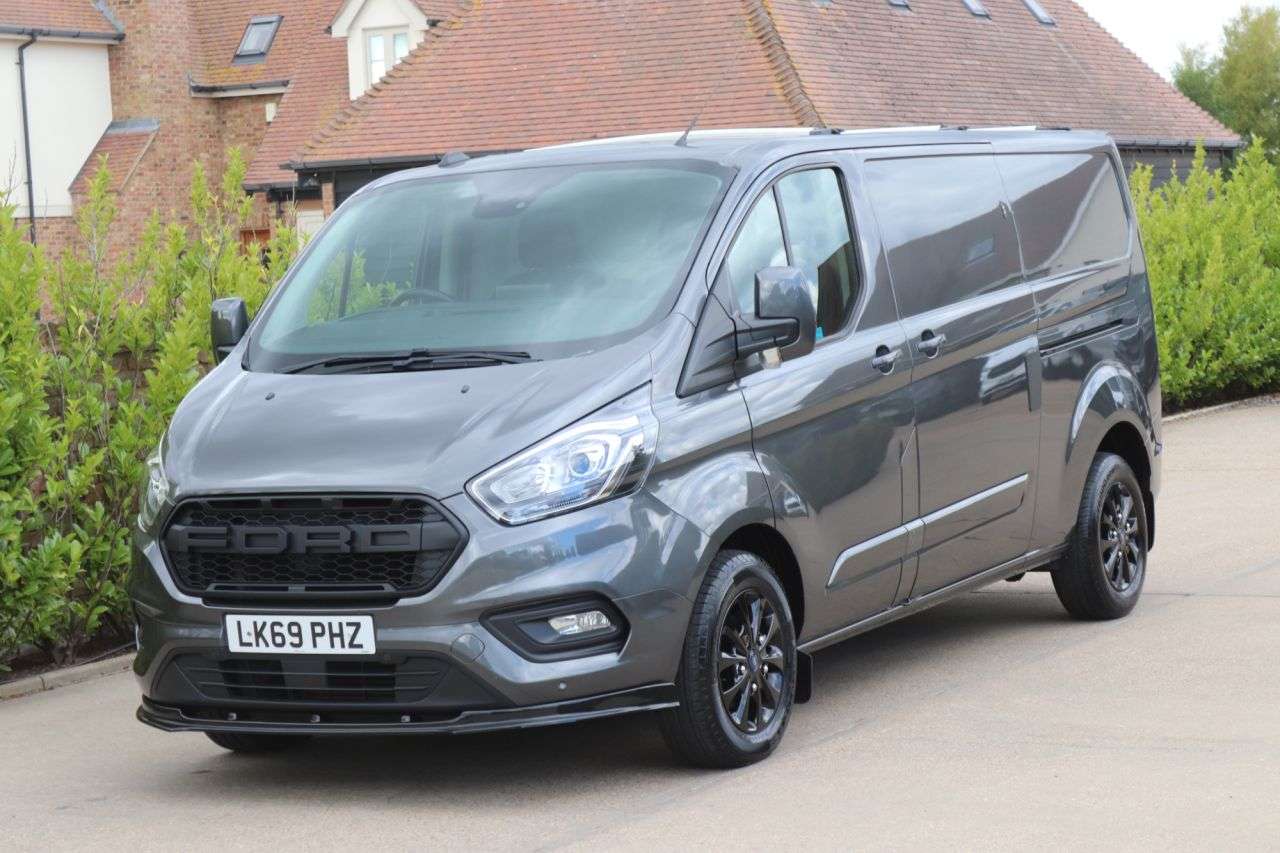 A 2019 FORD TRANSIT CUSTOM 2.0 300 EcoBlue Limited Panel Van 5dr Diesel Auto L2 H1 Euro 6 (s/s) (130 p A 2019 FORD TRANSIT CUSTOM 2.0 300 EcoBlue Limited Panel Van 5dr Diesel Auto L2 H1 Euro 6 (s/s) (130 p