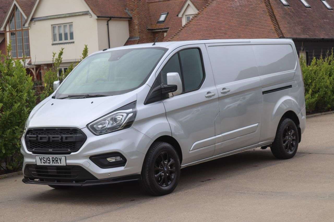 A 2019 FORD TRANSIT CUSTOM 2.0 300 EcoBlue Limited Panel Van 5dr Diesel Manual L2 H1 Euro 6 (130 ps) A 2019 FORD TRANSIT CUSTOM 2.0 300 EcoBlue Limited Panel Van 5dr Diesel Manual L2 H1 Euro 6 (130 ps)