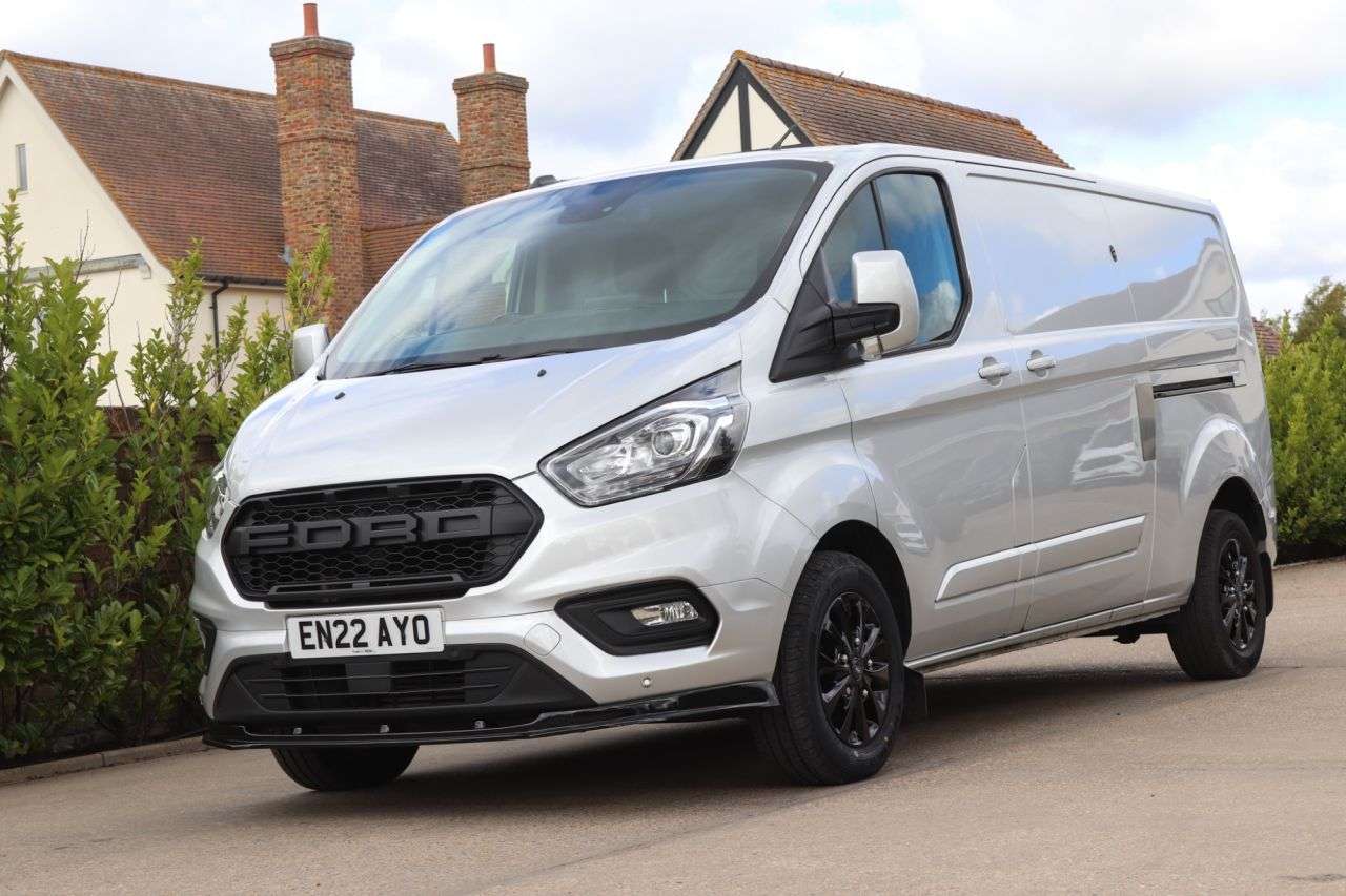 A 2022 FORD TRANSIT CUSTOM 2.0 300 EcoBlue Limited Panel Van 5dr Diesel Manual L2 H1 Euro 6 (s/s) (130 A 2022 FORD TRANSIT CUSTOM 2.0 300 EcoBlue Limited Panel Van 5dr Diesel Manual L2 H1 Euro 6 (s/s) (130