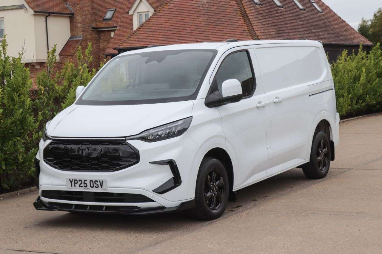 A 2025 FORD TRANSIT CUSTOM 2.0 320 EcoBlue Limited Panel Van 5dr Diesel Auto L1 H1 Euro 6 (s/s) (170 p A 2025 FORD TRANSIT CUSTOM 2.0 320 EcoBlue Limited Panel Van 5dr Diesel Auto L1 H1 Euro 6 (s/s) (170 p