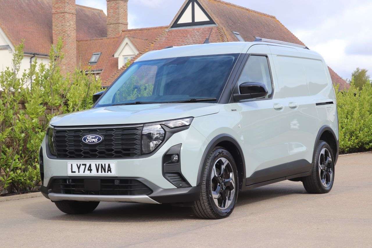 A 2025 FORD TRANSIT COURIER 1.5 EcoBlue Active Panel Van 5dr Diesel Manual SWB Euro 6 (s/s) (100 ps) A 2025 FORD TRANSIT COURIER 1.5 EcoBlue Active Panel Van 5dr Diesel Manual SWB Euro 6 (s/s) (100 ps)