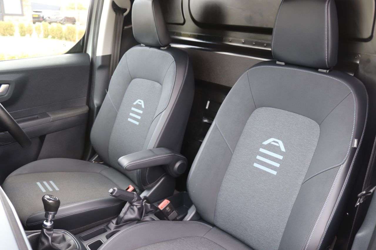 2025 FORD TRANSIT COURIER 2025 FORD TRANSIT COURIER