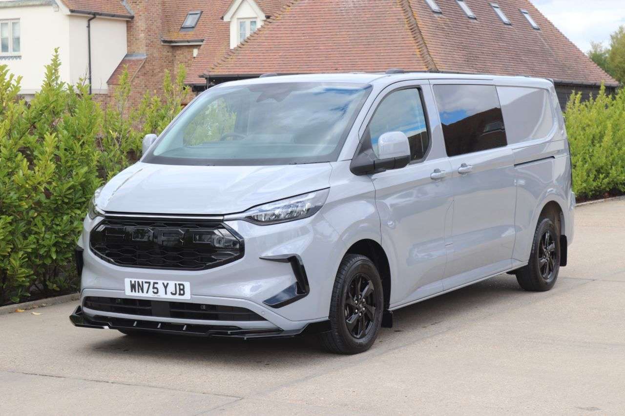 A 2026 FORD TRANSIT CUSTOM 2.0 320 EcoBlue Limited Crew Van Double Cab 5dr Diesel Auto L2 H1 Euro 6 (s A 2026 FORD TRANSIT CUSTOM 2.0 320 EcoBlue Limited Crew Van Double Cab 5dr Diesel Auto L2 H1 Euro 6 (s