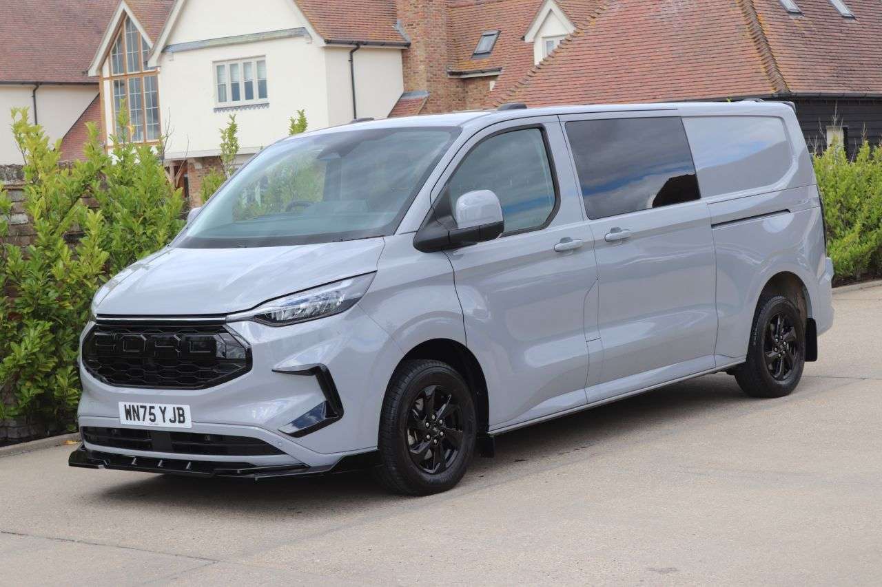 A 2026 FORD TRANSIT CUSTOM 2.0 320 EcoBlue Limited Crew Van Double Cab 5dr Diesel Auto L2 H1 Euro 6 (s A 2026 FORD TRANSIT CUSTOM 2.0 320 EcoBlue Limited Crew Van Double Cab 5dr Diesel Auto L2 H1 Euro 6 (s