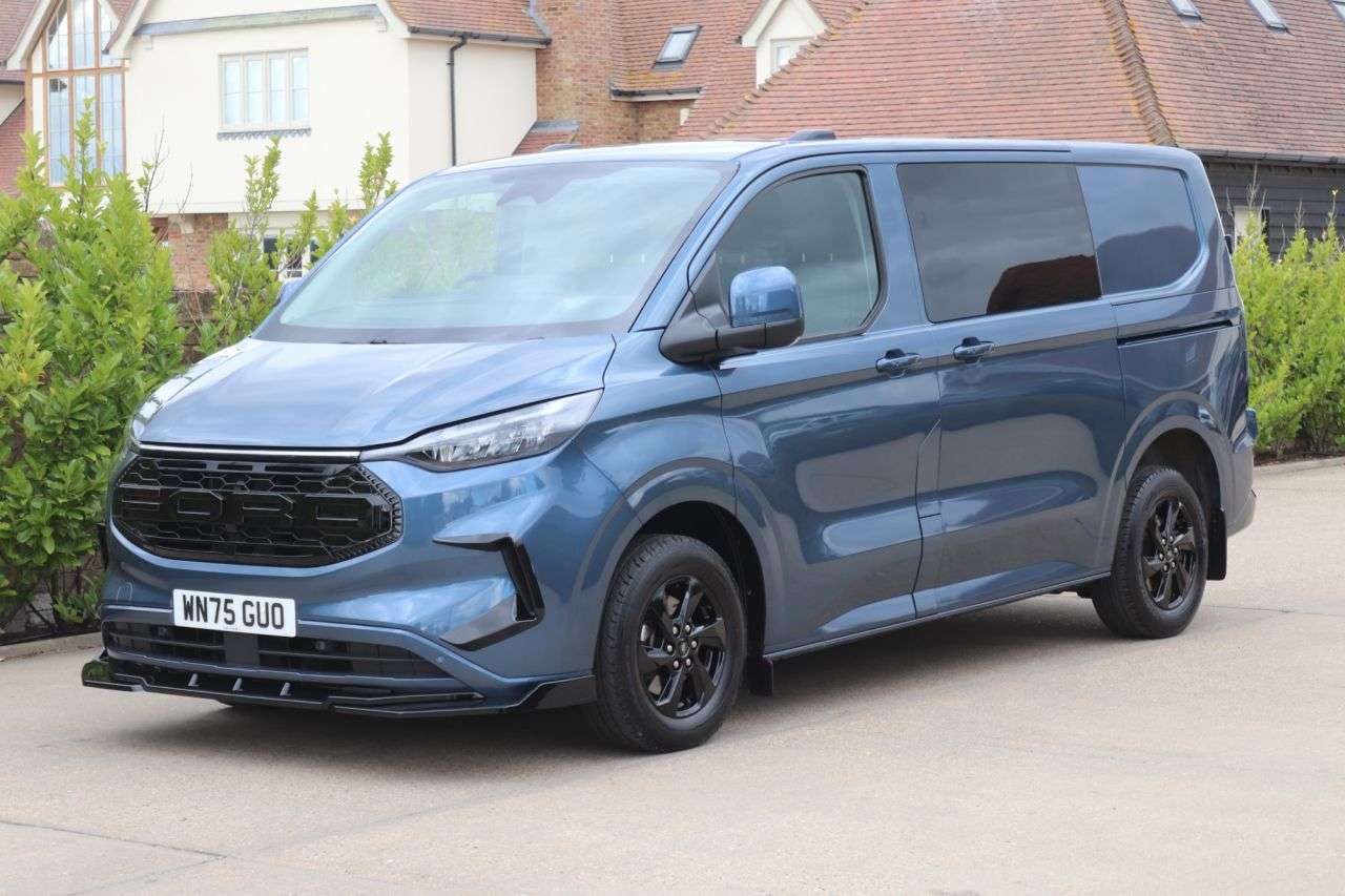A 2025 FORD TRANSIT CUSTOM 2.0 320 EcoBlue Limited Crew Van Double Cab 5dr Diesel Auto L1 H1 Euro 6 (s A 2025 FORD TRANSIT CUSTOM 2.0 320 EcoBlue Limited Crew Van Double Cab 5dr Diesel Auto L1 H1 Euro 6 (s