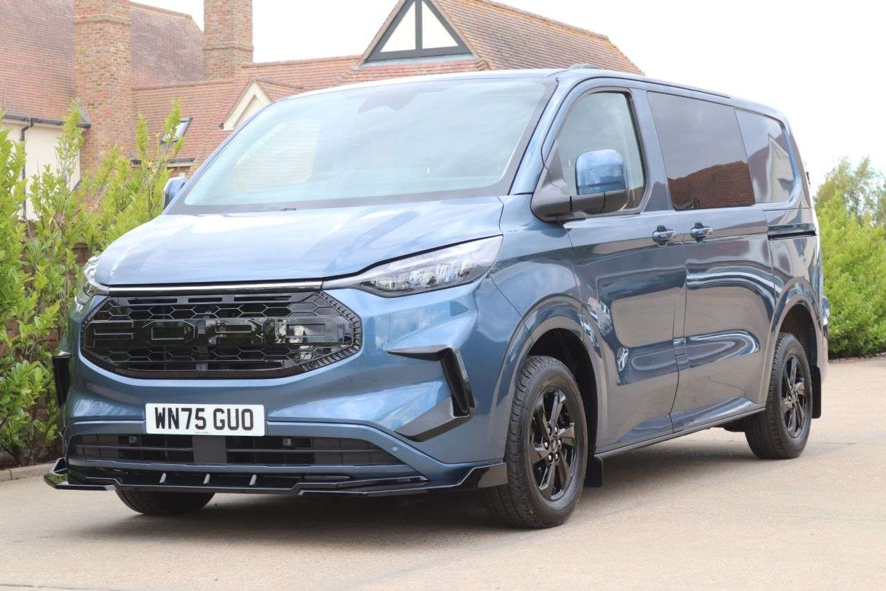 A 2025 FORD TRANSIT CUSTOM 2.0 320 EcoBlue Limited Crew Van Double Cab 5dr Diesel Auto L1 H1 Euro 6 (s A 2025 FORD TRANSIT CUSTOM 2.0 320 EcoBlue Limited Crew Van Double Cab 5dr Diesel Auto L1 H1 Euro 6 (s
