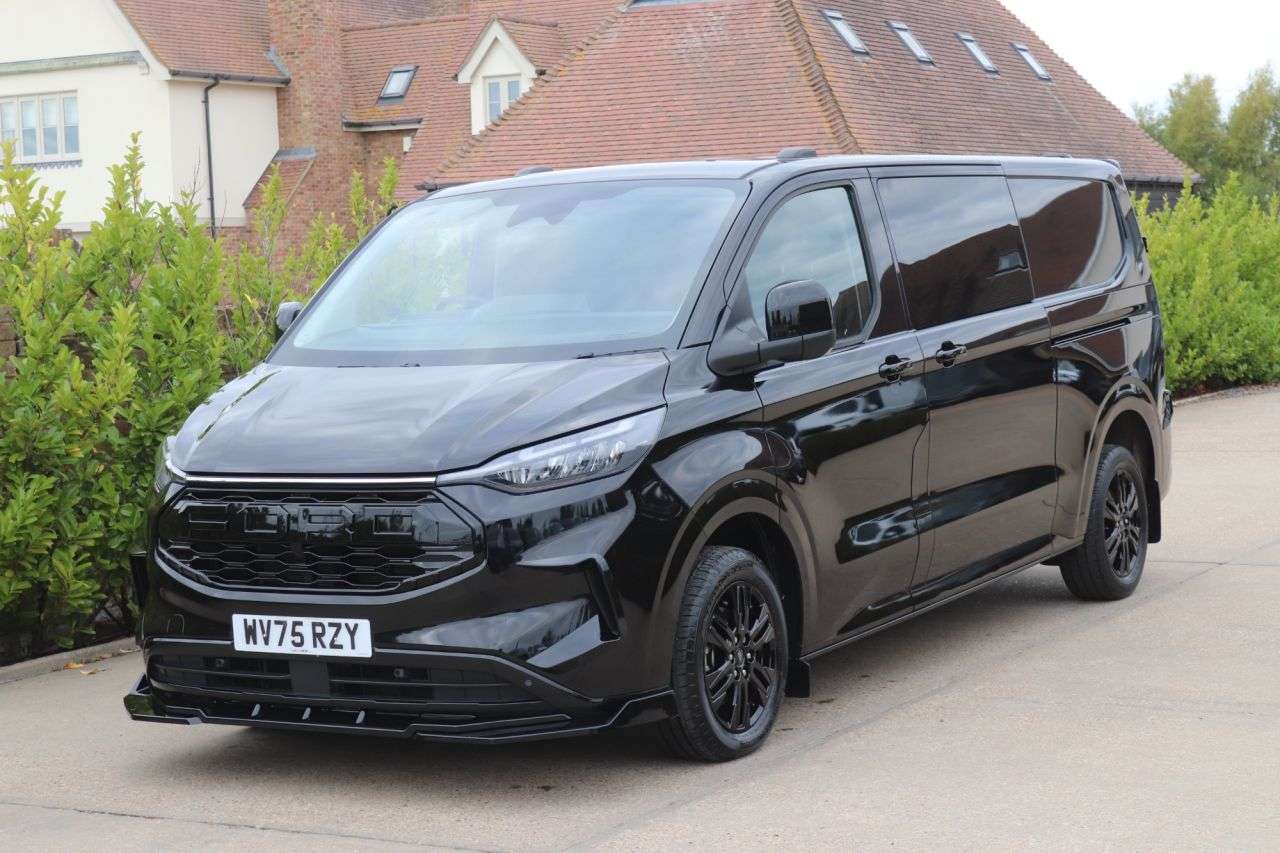 A 2025 FORD TRANSIT CUSTOM 2.0 320 EcoBlue Limited Crew Van Double Cab 5dr Diesel Auto L2 H1 Euro 6 (s A 2025 FORD TRANSIT CUSTOM 2.0 320 EcoBlue Limited Crew Van Double Cab 5dr Diesel Auto L2 H1 Euro 6 (s