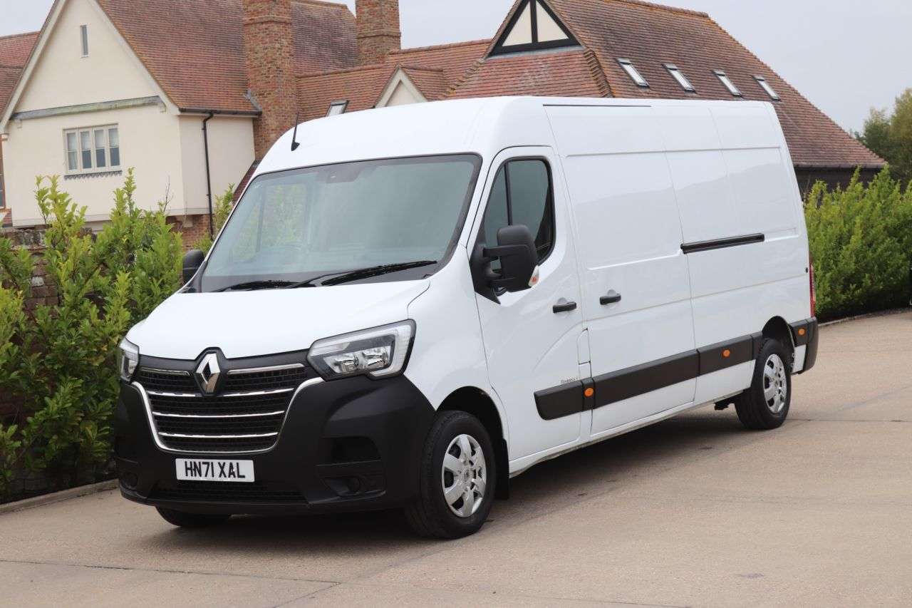 A 2021 RENAULT MASTER 2.3 dCi 35 Business+ Panel Van 4dr Diesel Manual FWD LWB Medium Roof Euro 6 A 2021 RENAULT MASTER 2.3 dCi 35 Business+ Panel Van 4dr Diesel Manual FWD LWB Medium Roof Euro 6