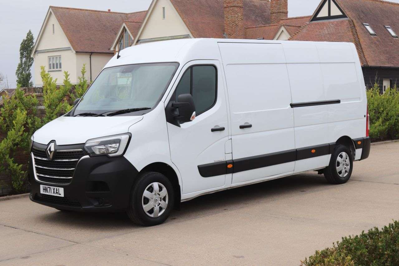A 2021 RENAULT MASTER 2.3 dCi 35 Business+ Panel Van 4dr Diesel Manual FWD LWB Medium Roof Euro 6 A 2021 RENAULT MASTER 2.3 dCi 35 Business+ Panel Van 4dr Diesel Manual FWD LWB Medium Roof Euro 6
