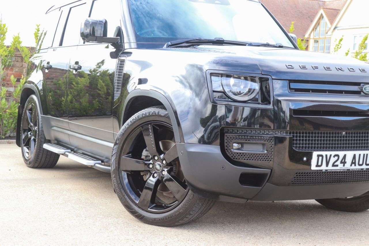 2024 LAND ROVER DEFENDER 110 2024 LAND ROVER DEFENDER 110