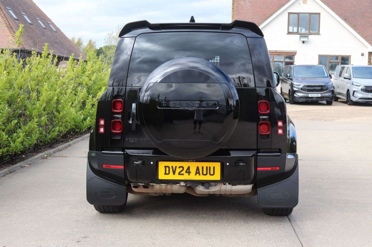 2024 LAND ROVER DEFENDER 110 2024 LAND ROVER DEFENDER 110