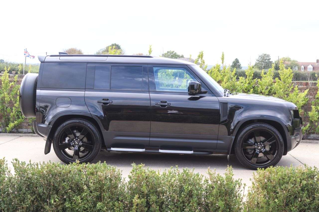 2024 LAND ROVER DEFENDER 110 2024 LAND ROVER DEFENDER 110