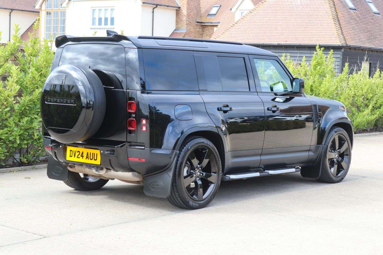 2024 LAND ROVER DEFENDER 110 2024 LAND ROVER DEFENDER 110