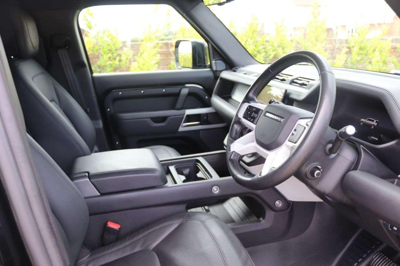 2024 LAND ROVER DEFENDER 110 2024 LAND ROVER DEFENDER 110