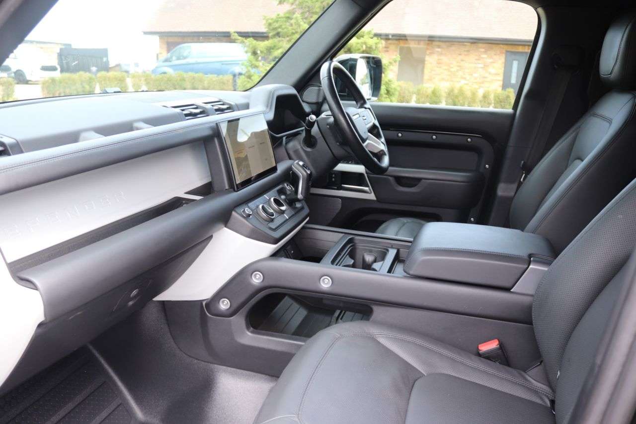 2024 LAND ROVER DEFENDER 110 2024 LAND ROVER DEFENDER 110