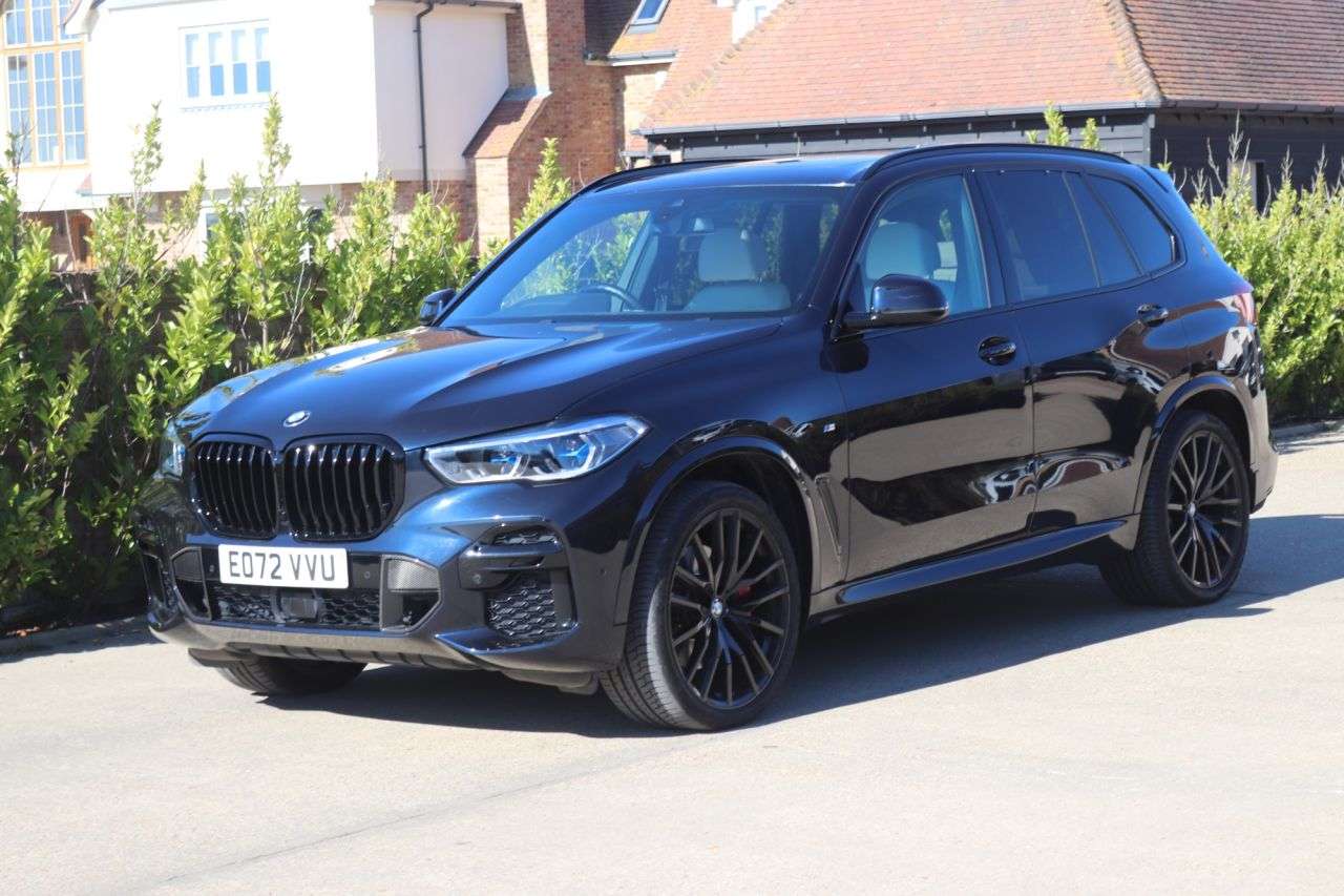 A 2022 BMW X5 3.0 30d MHT M Sport SUV 5dr Diesel Hybrid Auto xDrive Euro 6 (s/s) (286 ps) A 2022 BMW X5 3.0 30d MHT M Sport SUV 5dr Diesel Hybrid Auto xDrive Euro 6 (s/s) (286 ps)