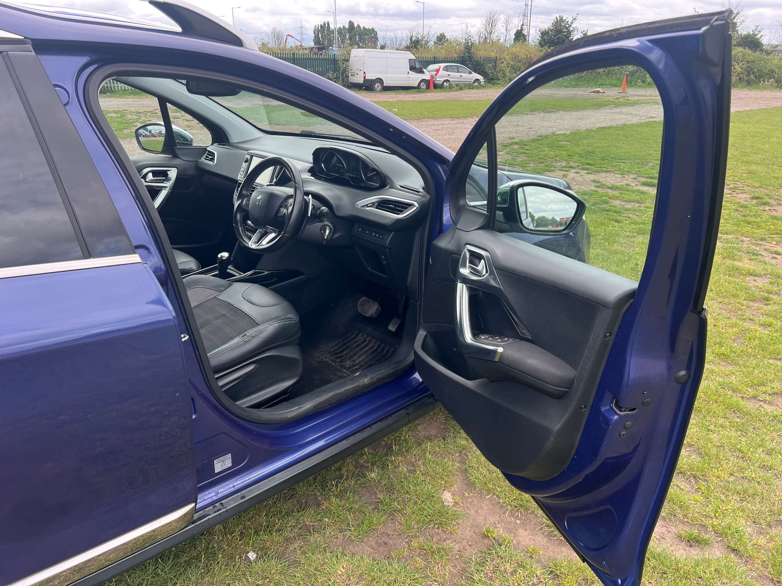 2015 PEUGEOT 2008 2015 PEUGEOT 2008