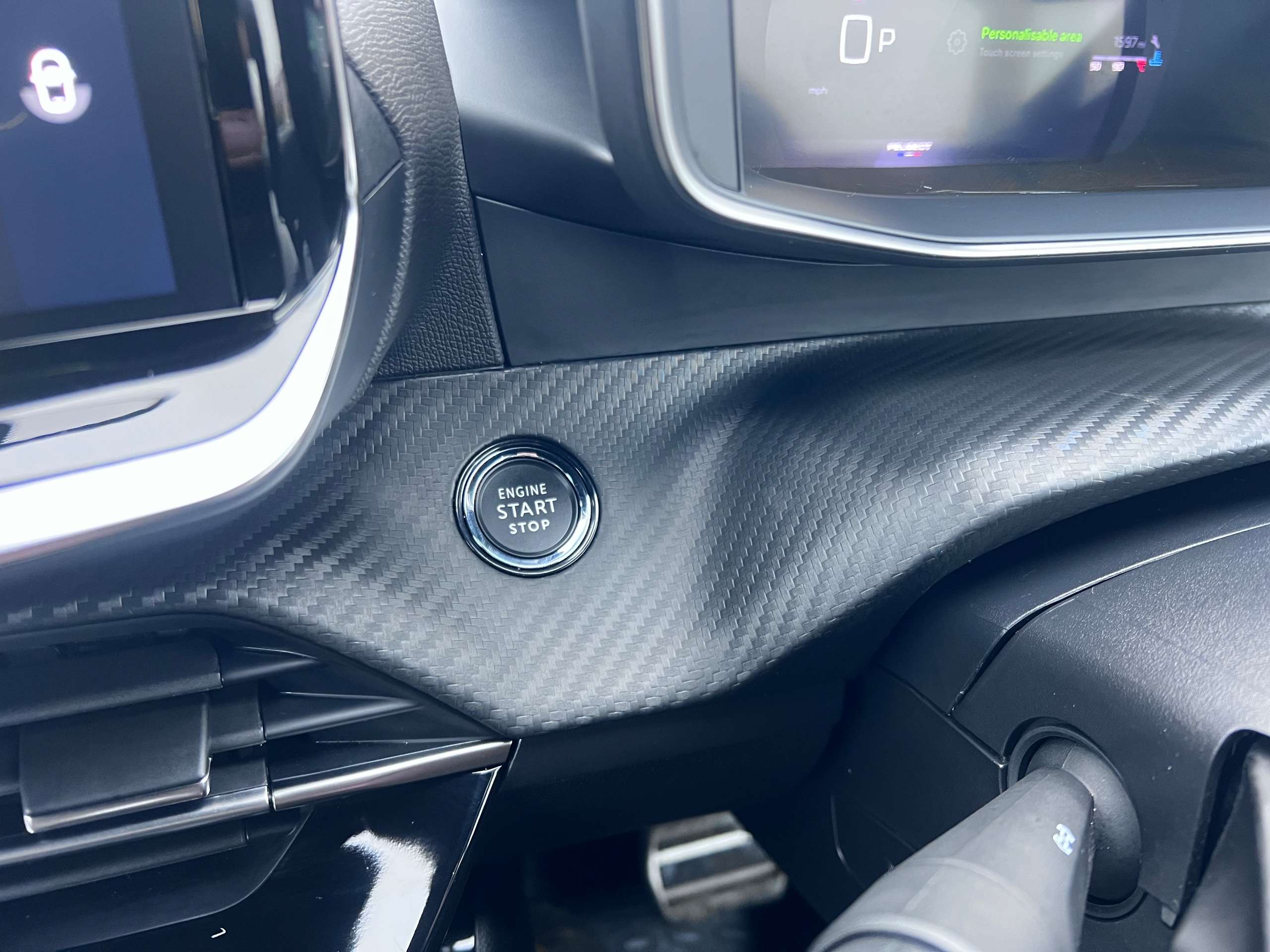 2024 PEUGEOT 2008 2024 PEUGEOT 2008