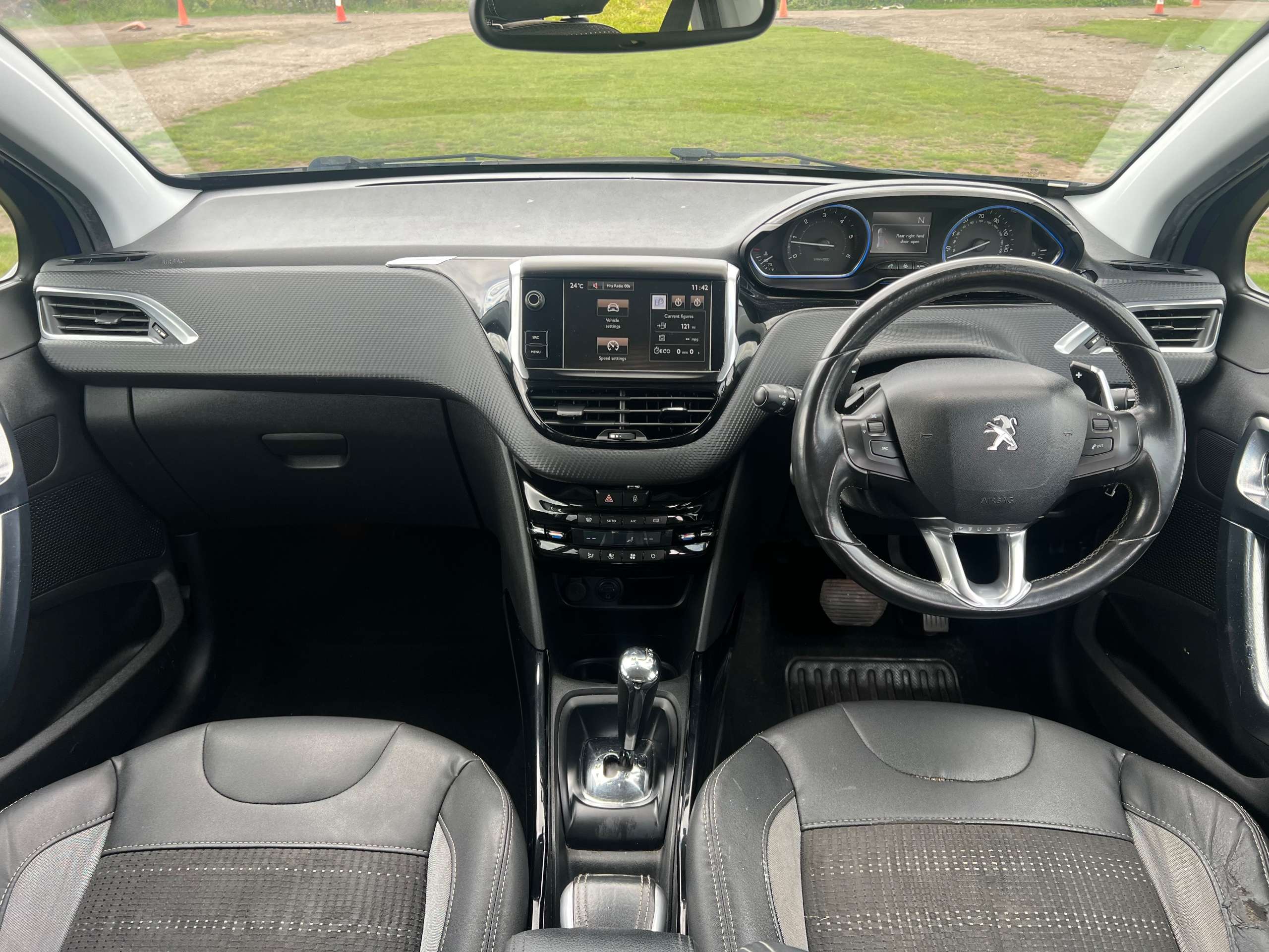 2015 PEUGEOT 2008 2015 PEUGEOT 2008