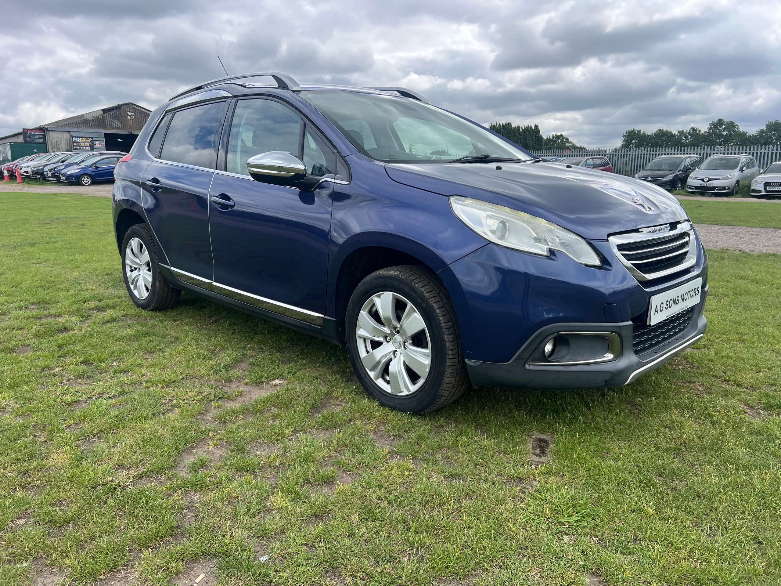 A 2015 PEUGEOT 2008 1.6 e-HDi Allure SUV 5dr Diesel EGC Euro 5 (s/s) (92 ps) A 2015 PEUGEOT 2008 1.6 e-HDi Allure SUV 5dr Diesel EGC Euro 5 (s/s) (92 ps)