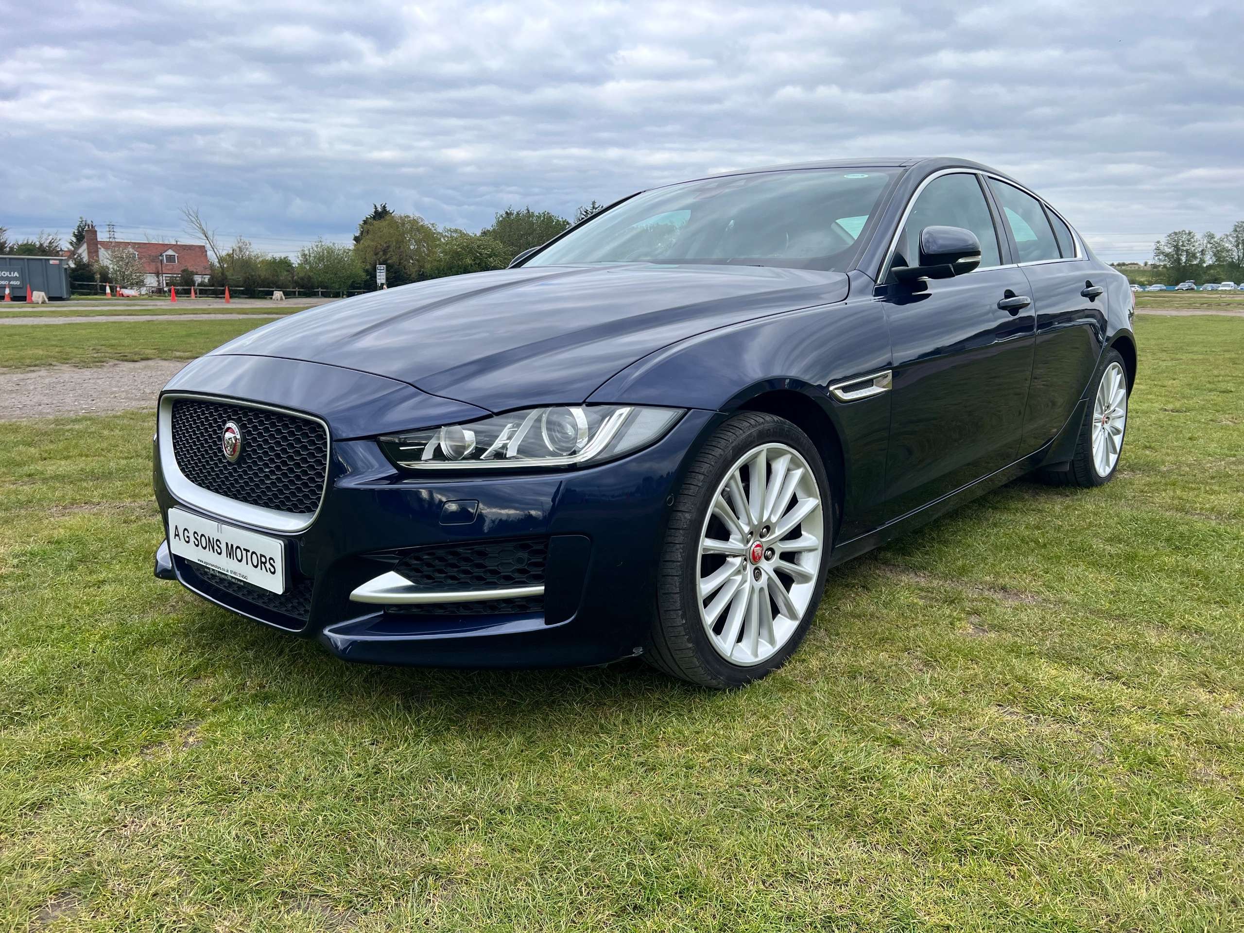 2017 JAGUAR XE 2017 JAGUAR XE