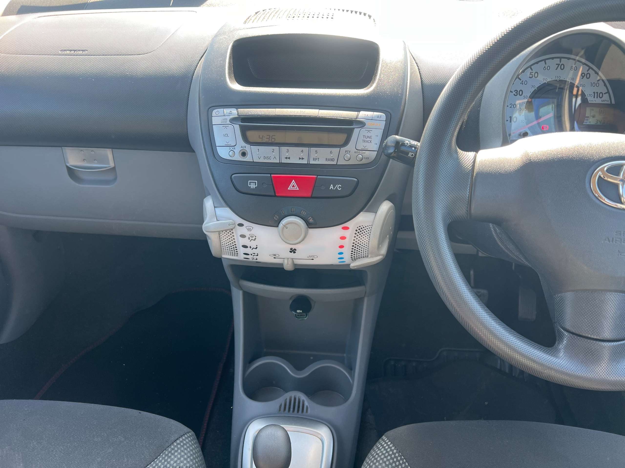 2011 TOYOTA AYGO 2011 TOYOTA AYGO