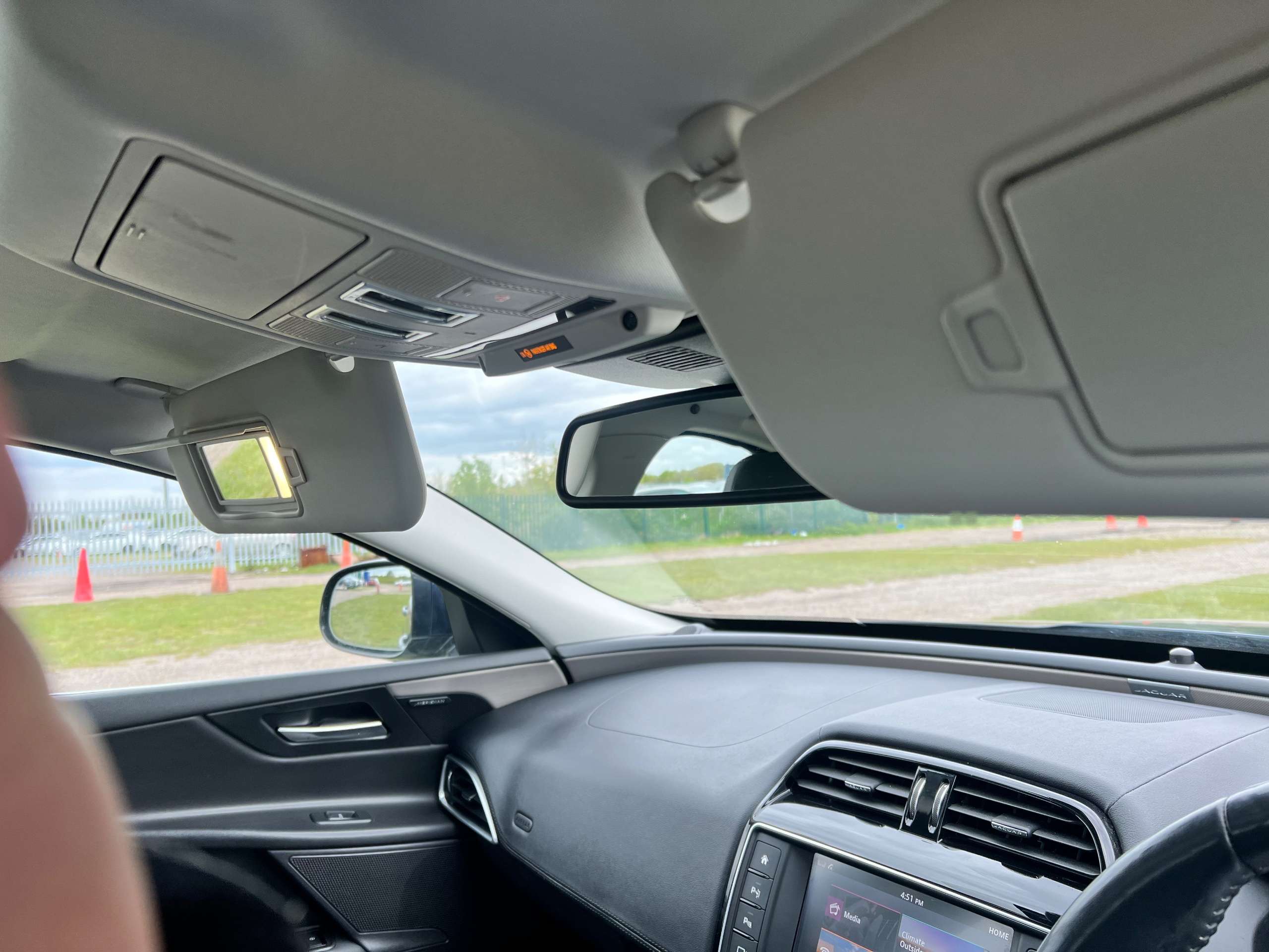 2017 JAGUAR XE 2017 JAGUAR XE