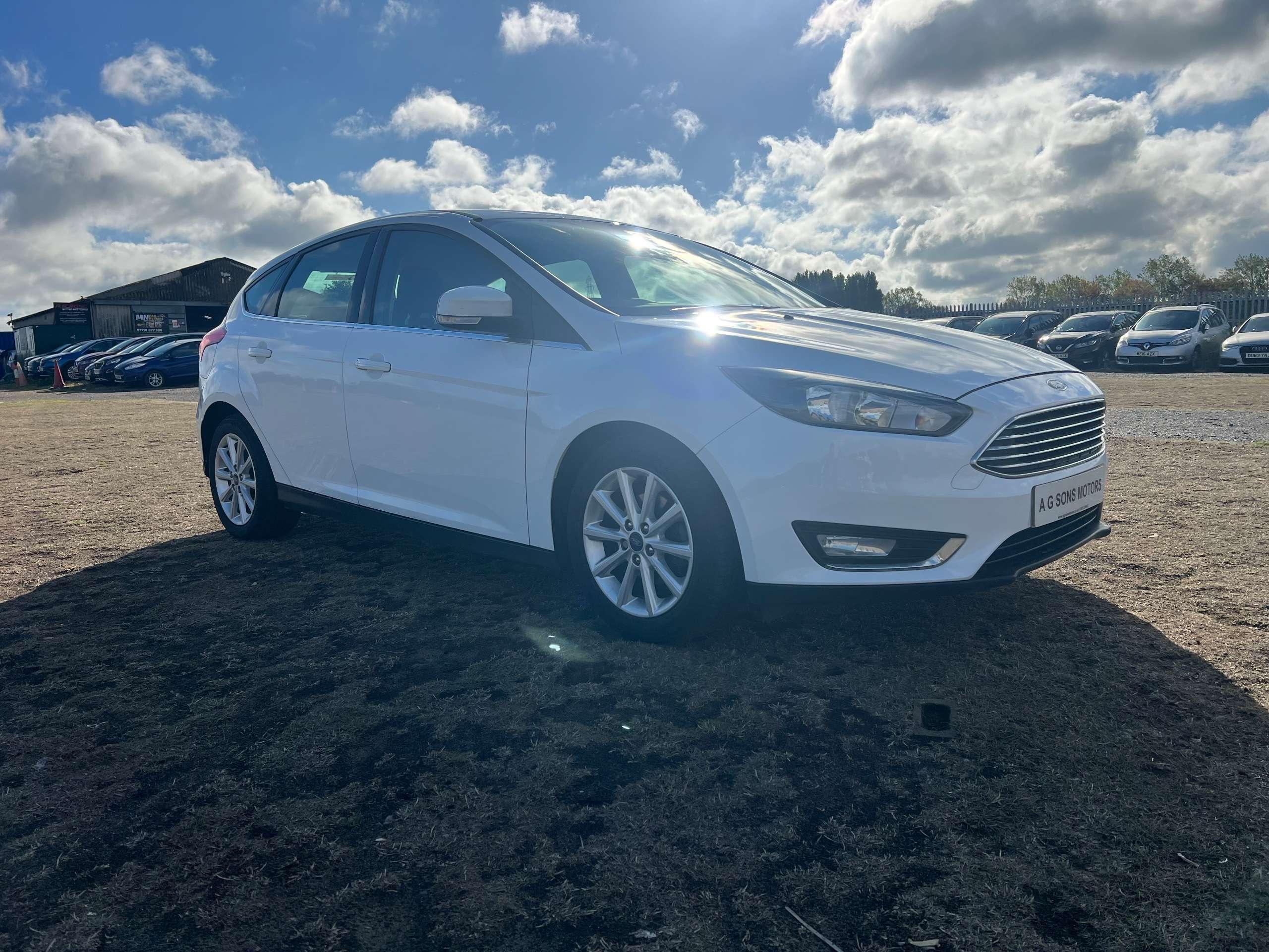 A 2016 FORD FOCUS 1.0T EcoBoost Titanium Hatchback 5dr Petrol Manual Euro 6 (s/s) (125 ps) A 2016 FORD FOCUS 1.0T EcoBoost Titanium Hatchback 5dr Petrol Manual Euro 6 (s/s) (125 ps)