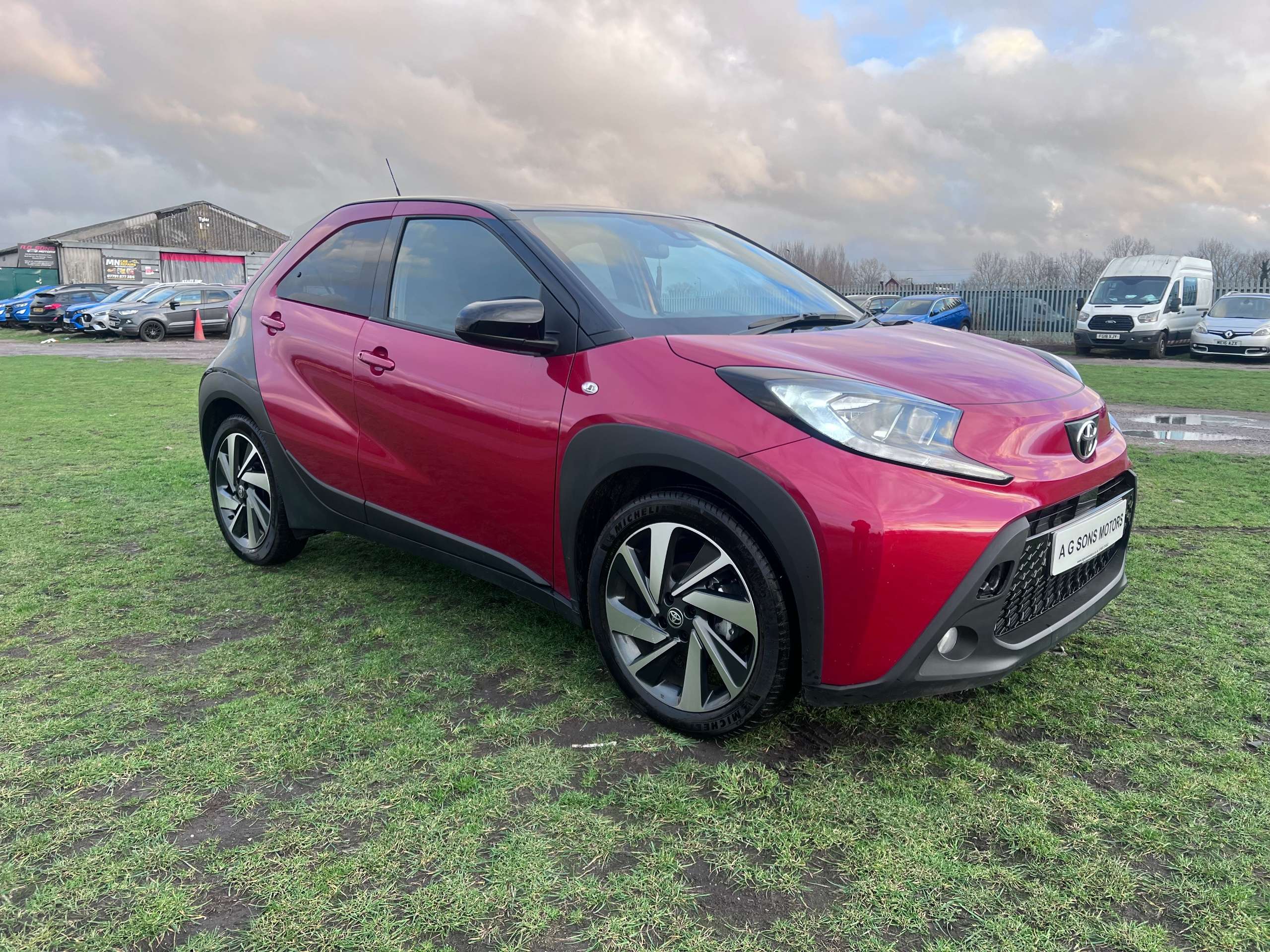 A 2025 TOYOTA AYGO X 1.0 VVT-i Edge Hatchback 5dr Petrol Manual Euro 6 (s/s) (72 ps) A 2025 TOYOTA AYGO X 1.0 VVT-i Edge Hatchback 5dr Petrol Manual Euro 6 (s/s) (72 ps)