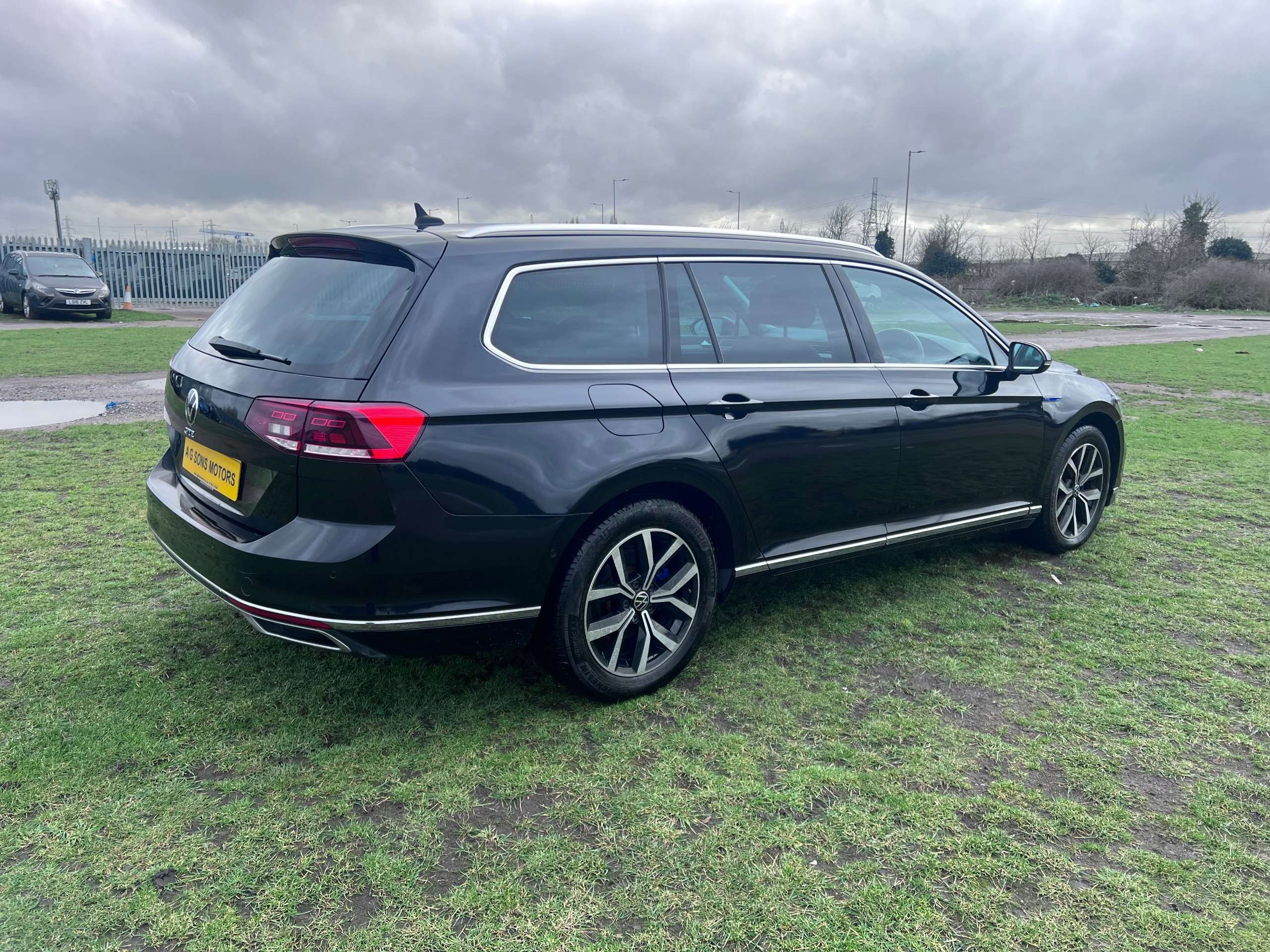 A 2020 VOLKSWAGEN PASSAT 1.4 TSI 13kWh GTE Estate 5dr Petrol Plug-in Hybrid DSG Euro 6 (s/s) (218 ps) A 2020 VOLKSWAGEN PASSAT 1.4 TSI 13kWh GTE Estate 5dr Petrol Plug-in Hybrid DSG Euro 6 (s/s) (218 ps)