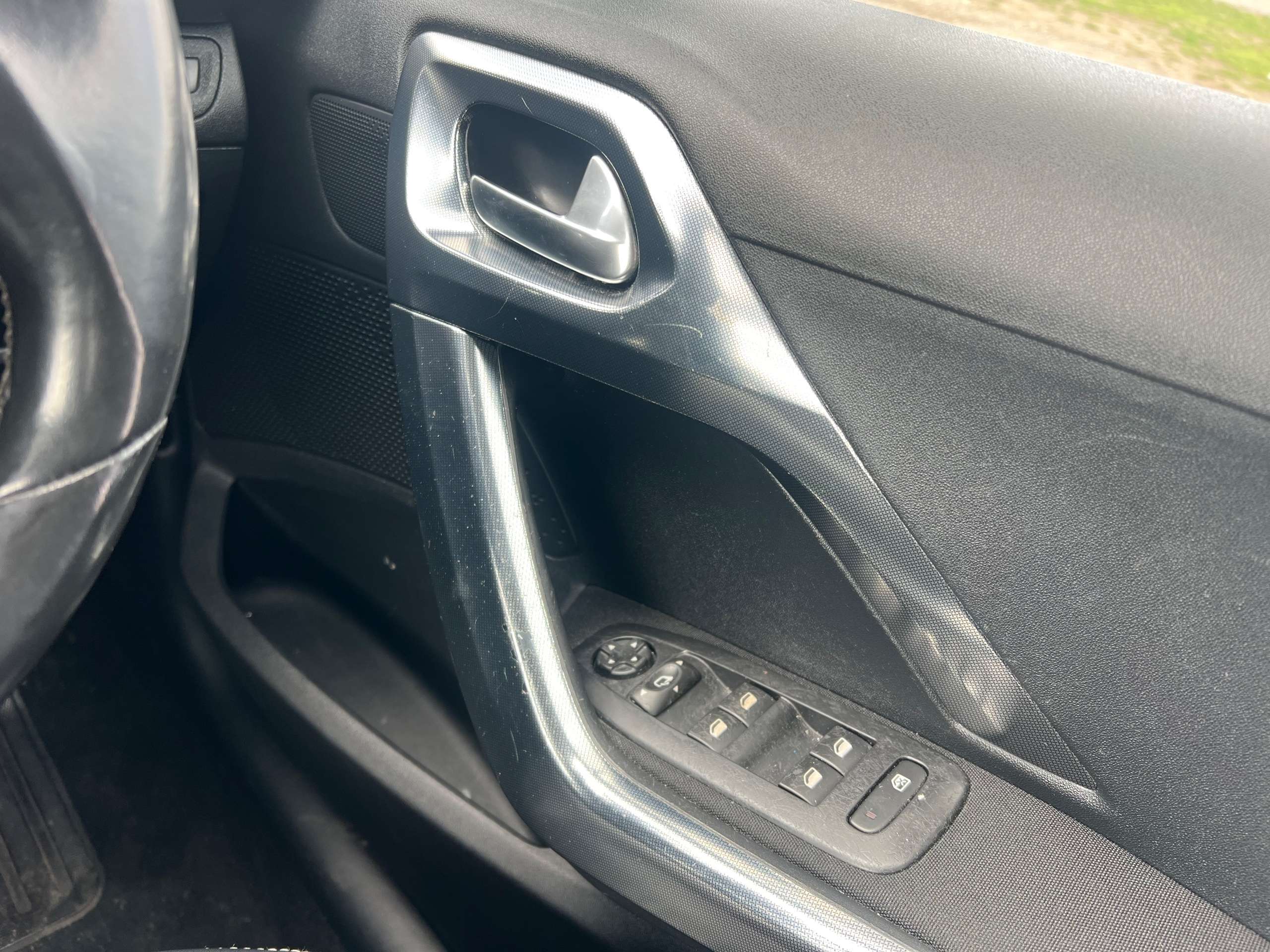 2015 PEUGEOT 2008 2015 PEUGEOT 2008