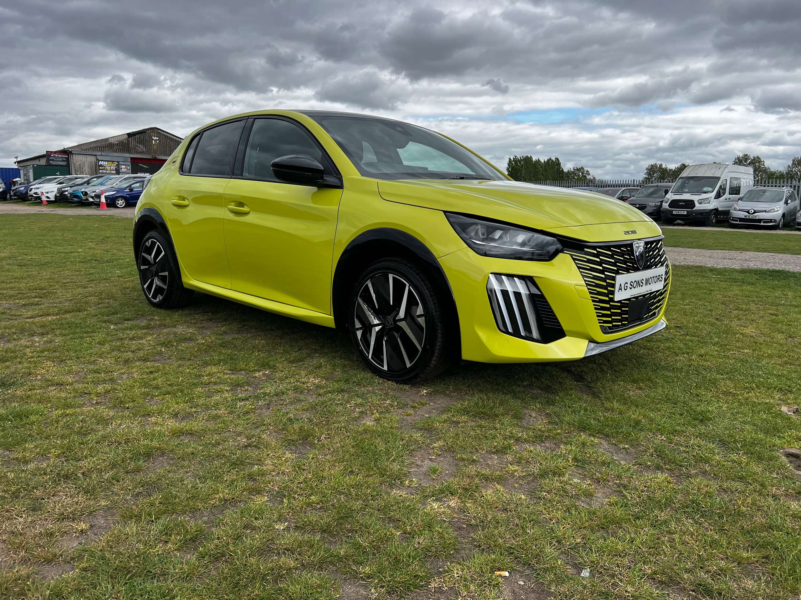A 2025 PEUGEOT 208 1.2 PureTech GT Hatchback 5dr Petrol Manual Euro 6 (s/s) (100 ps) A 2025 PEUGEOT 208 1.2 PureTech GT Hatchback 5dr Petrol Manual Euro 6 (s/s) (100 ps)
