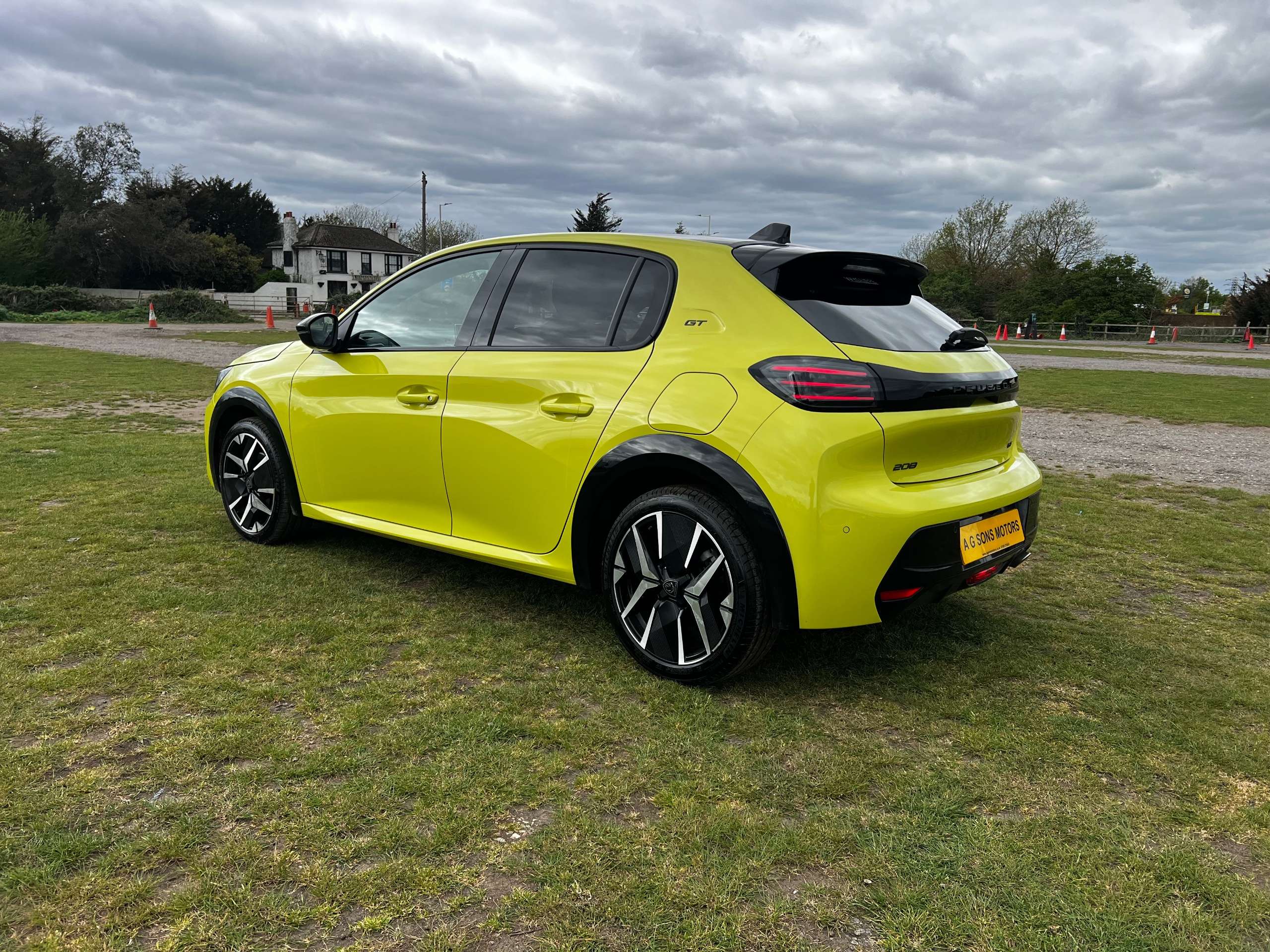 A 2025 PEUGEOT 208 1.2 PureTech GT Hatchback 5dr Petrol Manual Euro 6 (s/s) (100 ps) A 2025 PEUGEOT 208 1.2 PureTech GT Hatchback 5dr Petrol Manual Euro 6 (s/s) (100 ps)