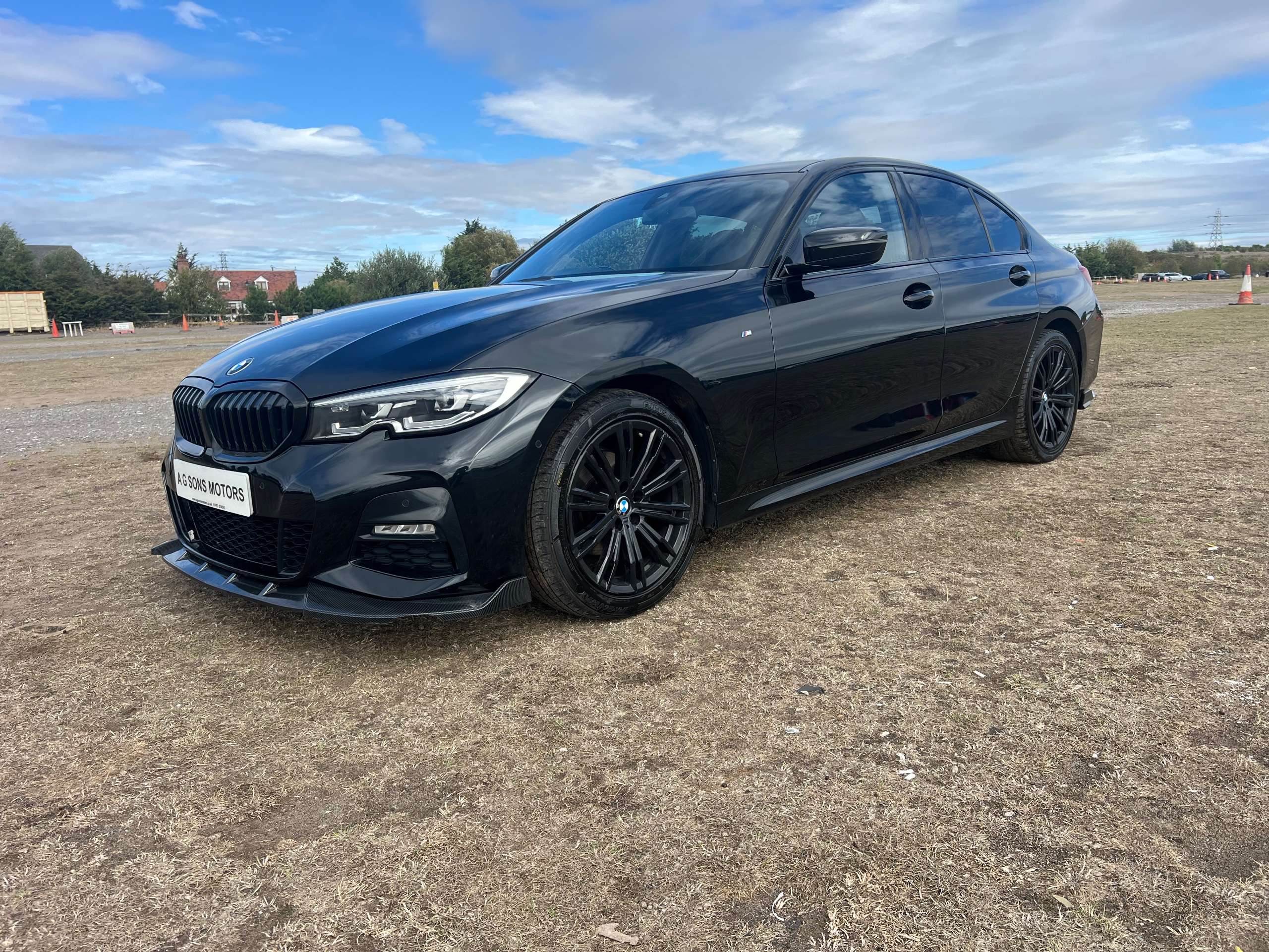 A 2019 BMW 3 SERIES 2.0 320i M Sport Saloon 4dr Petrol Auto Euro 6 (s/s) (184 ps) A 2019 BMW 3 SERIES 2.0 320i M Sport Saloon 4dr Petrol Auto Euro 6 (s/s) (184 ps)