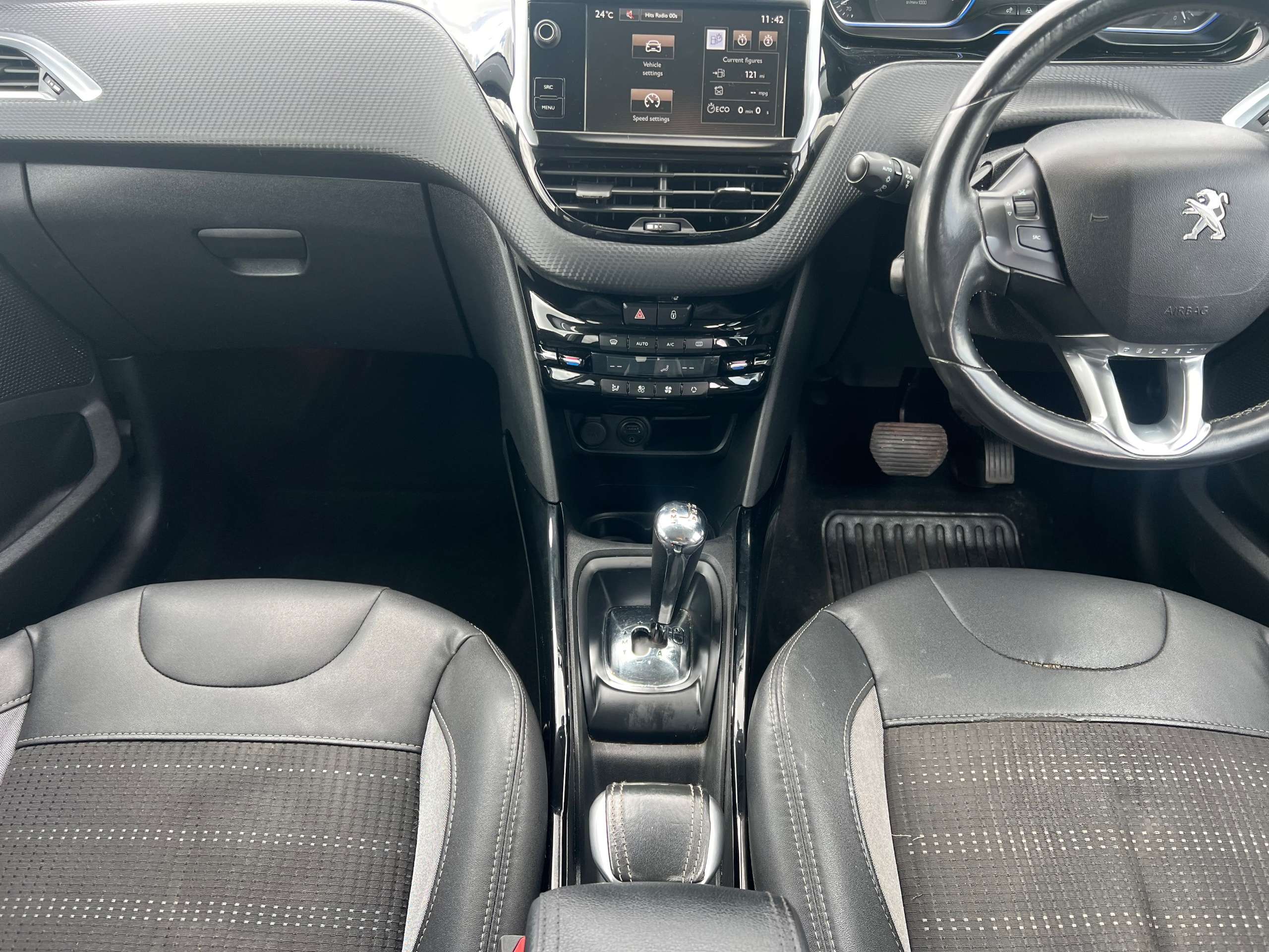 2015 PEUGEOT 2008 2015 PEUGEOT 2008