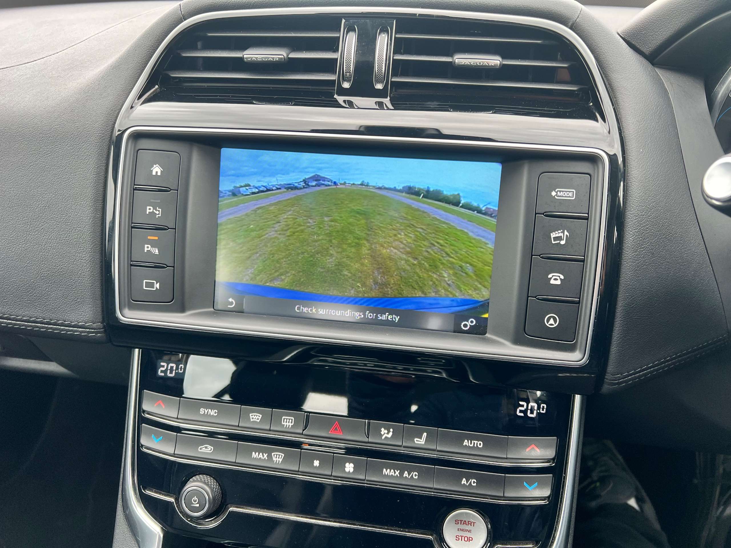 2017 JAGUAR XE 2017 JAGUAR XE