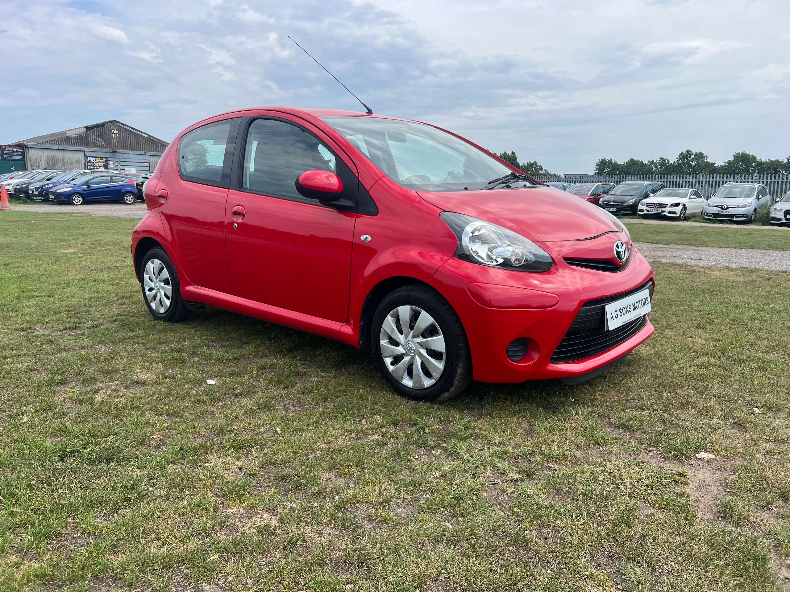 A 2014 TOYOTA AYGO 1.0 VVT-i Move Hatchback 5dr Petrol Manual Euro 5 (68 ps) A 2014 TOYOTA AYGO 1.0 VVT-i Move Hatchback 5dr Petrol Manual Euro 5 (68 ps)